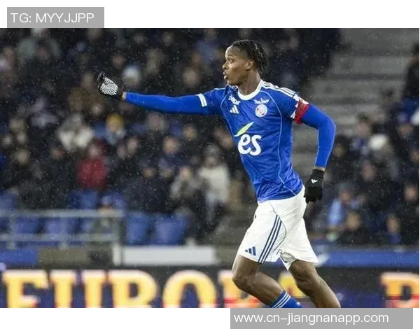 荷兰队官方宣布补招斯特拉斯堡22岁前锋埃梅加加入国家队